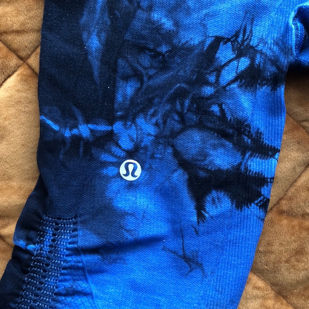 Lululemon Tie Dye cadet sapphire crops (Rare) - Picture 2 of 5